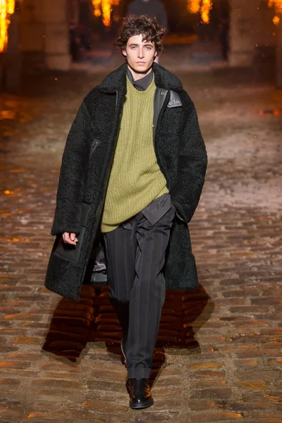 Look 1